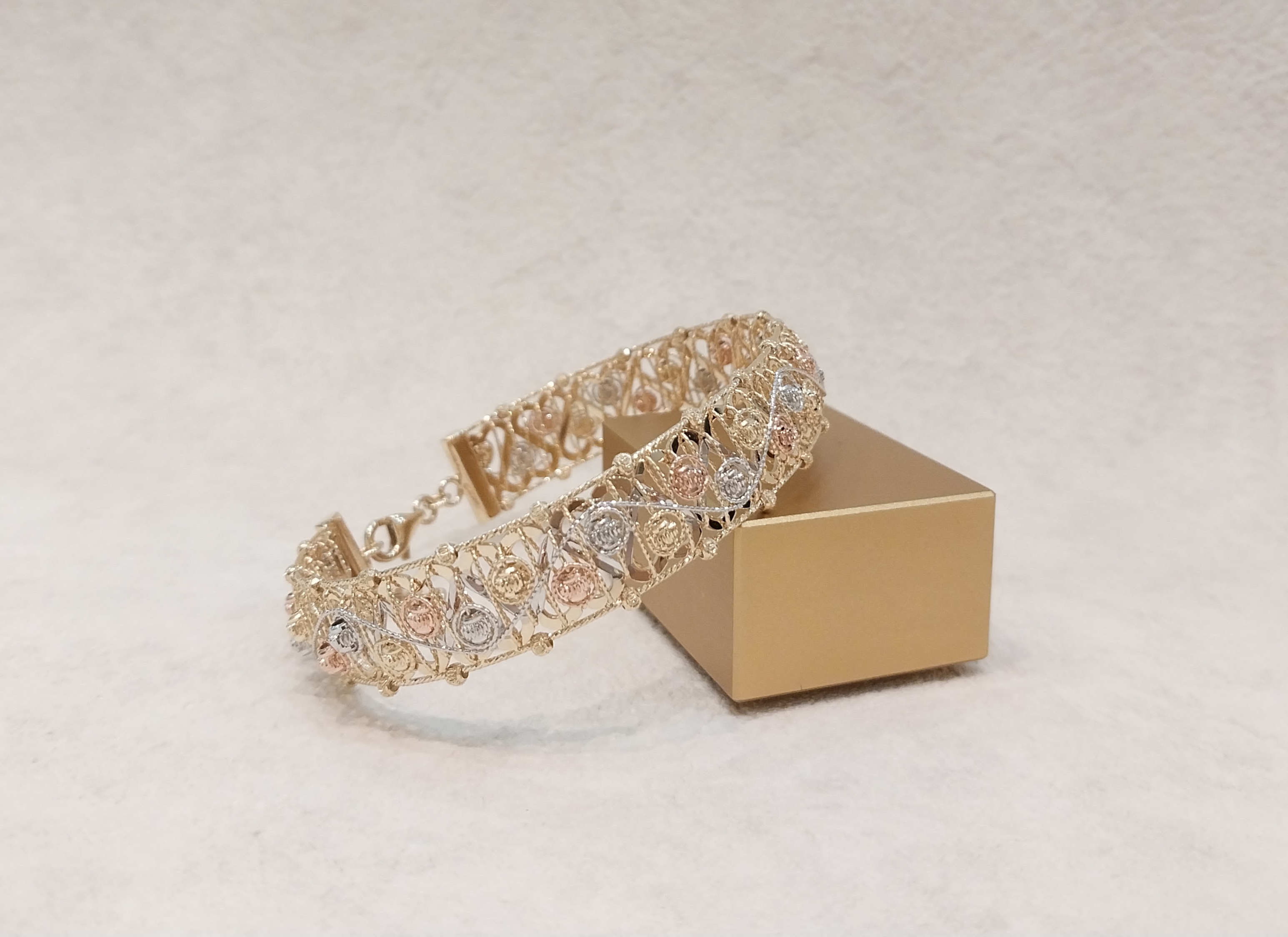 Super shine, Italy Gold 18k Styling Bangle